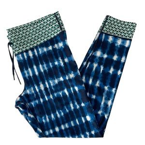 JoyLab women’s Large leggings. Blue/White/Green‎ tie dye & geometric trim. EUC